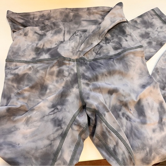 Lululemon Tie Dye leggings - Picture 2 of 7